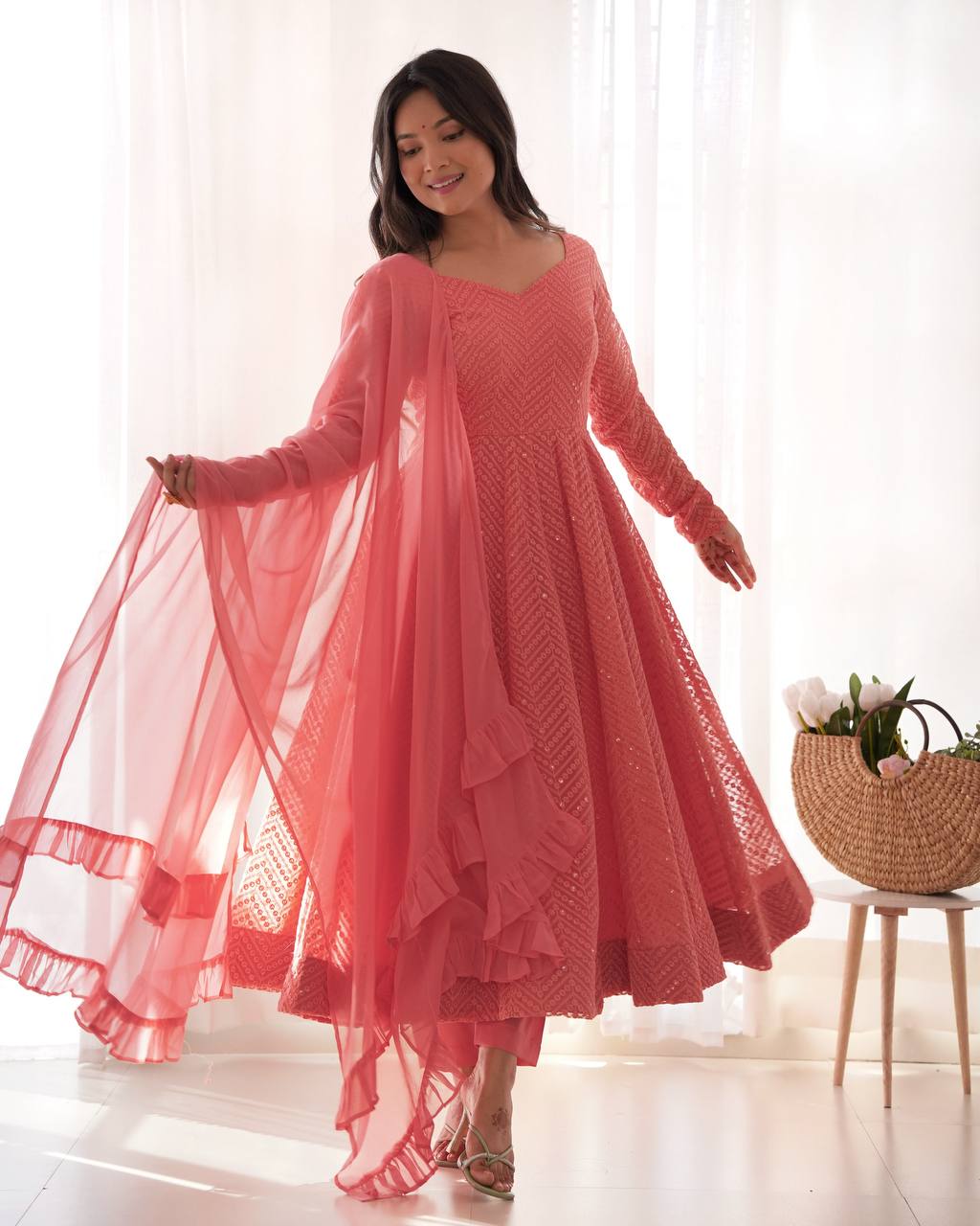β¨ Elegant Lucknowi Anarkali Set β¨